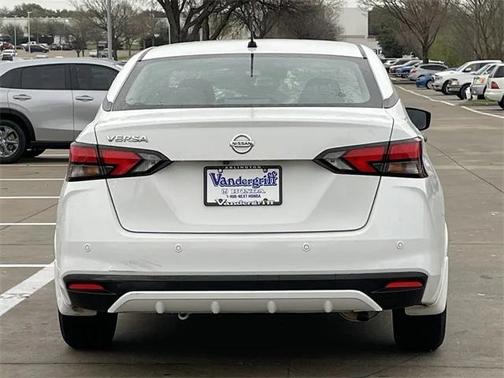 2020 Nissan Versa 1.6 S