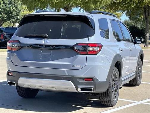 2025 Honda Pilot Touring 8-Passenger