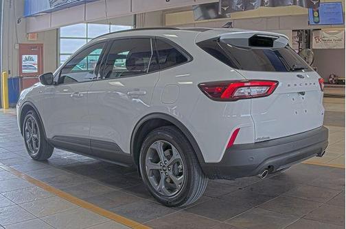 Star White Metallic Tri-Coat 2025 Ford Escape ST-Line