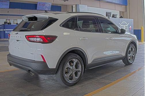 Star White Metallic Tri-Coat 2025 Ford Escape ST-Line