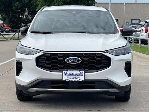 Star White Metallic Tri-Coat 2025 Ford Escape ST-Line