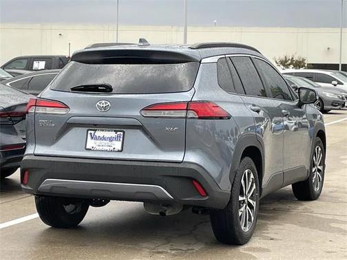 2023 Toyota Corolla Cross XLE