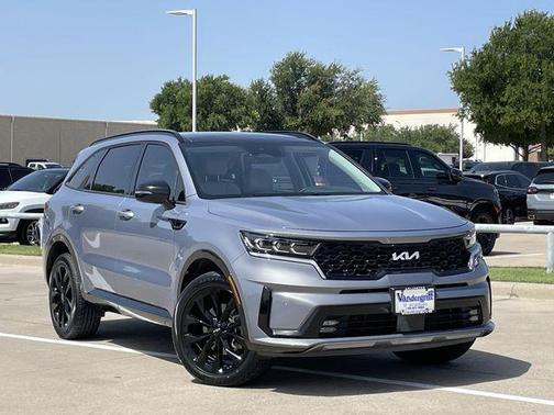 Everlasting Silver 2023 Kia Sorento SX