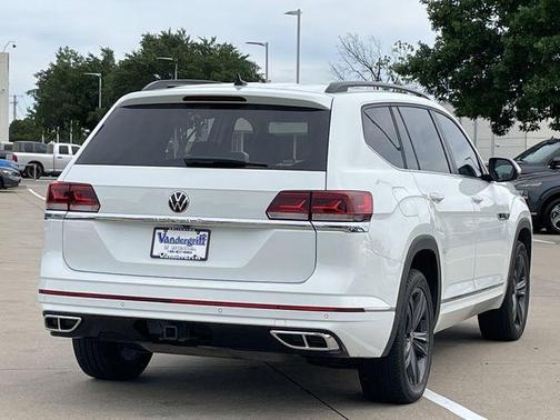 Pure White 2021 Volkswagen Atlas 3.6L SE w/Technology