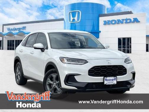 Platinum White Pearl 2026 Honda HR-V LX