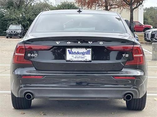 2020 Volvo S60 T5 Momentum