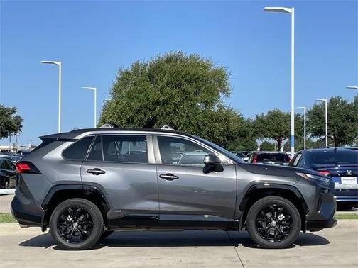 2023 Toyota RAV4 Hybrid SE