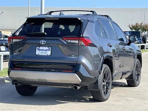 2023 Toyota RAV4 Hybrid SE