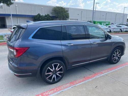 2022 Honda Pilot Touring 8-Passenger