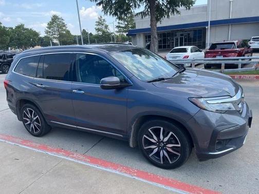 2022 Honda Pilot Touring 8-Passenger