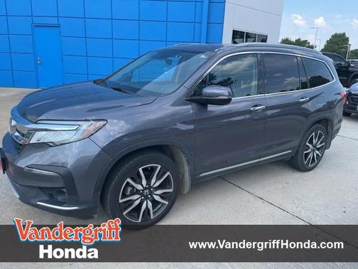 2022 Honda Pilot Touring 8-Passenger