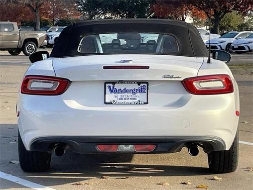 2017 FIAT 124 Spider Base