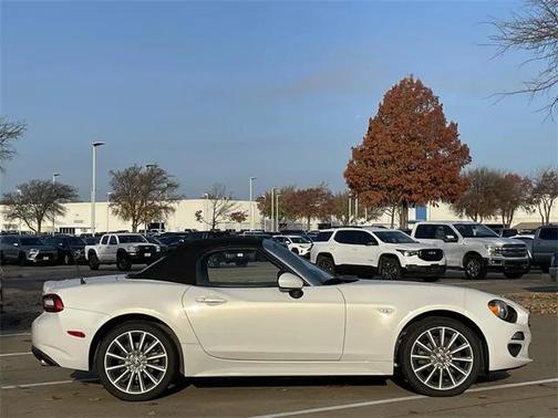 2017 FIAT 124 Spider Base