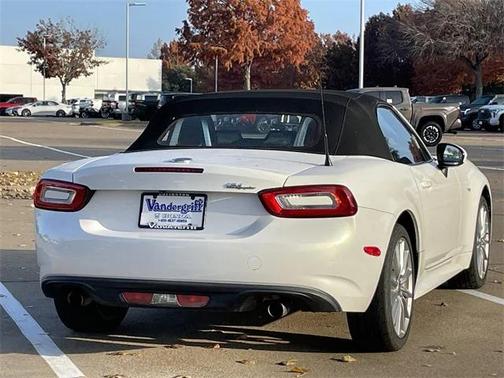 2017 FIAT 124 Spider Base