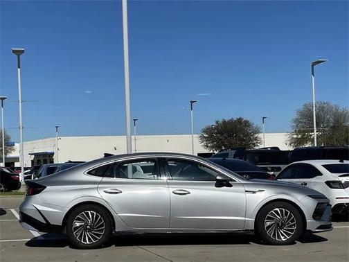 2024 Hyundai SONATA Hybrid SE