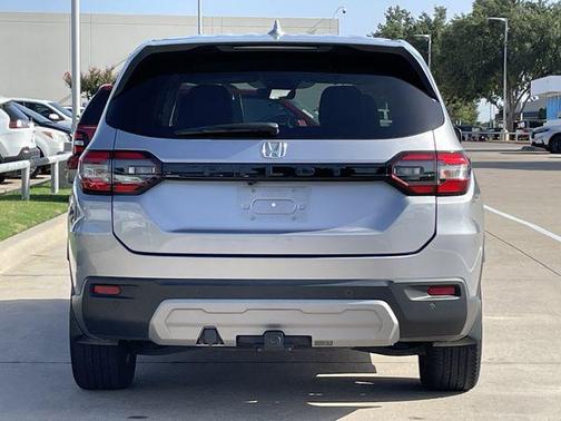 Lunar Silver 2023 Honda Pilot 2WD EX-L 8 Passenger
