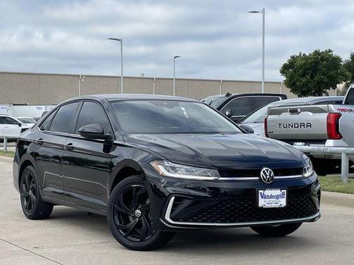 Deep Black Pearl 2026 Volkswagen Jetta 1.4T SE
