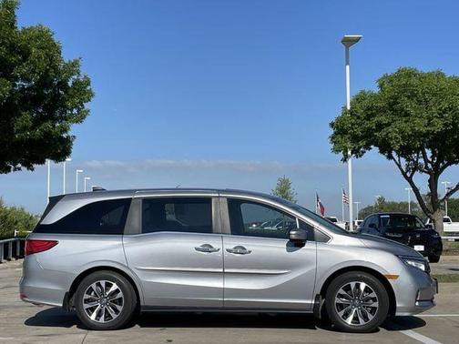 Lunar Silver Metallic 2024 Honda Odyssey EX-L