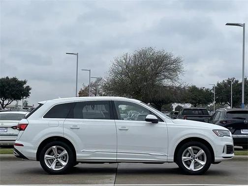 2024 Audi Q7 45 Premium Plus