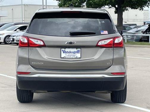 Pepperdust Metallic 2018 Chevrolet Equinox LT