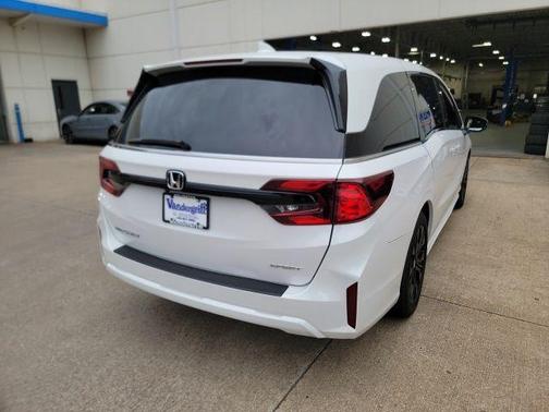 Crystal Black Pearl 2025 Honda Odyssey Sport-L