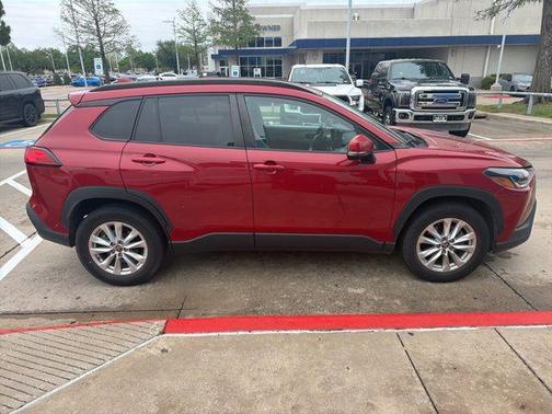 2023 Toyota Corolla Cross LE