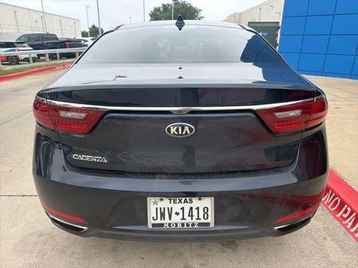 Gravity Blue 2017 Kia Cadenza Premium