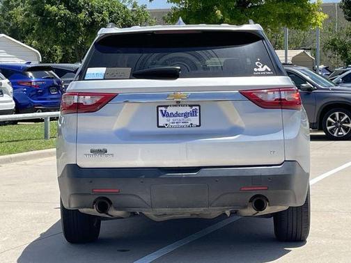 Silver Ice 2019 Chevrolet Traverse LT Cloth