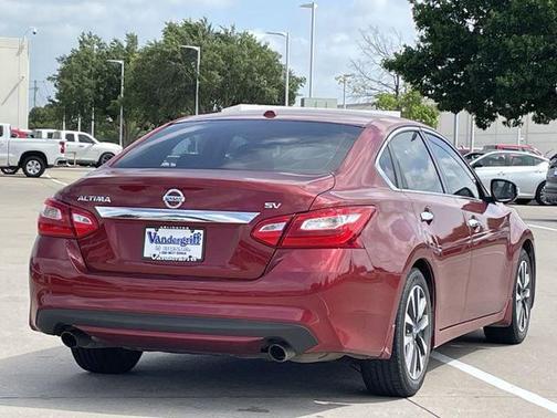 Cayenne Red 2016 Nissan Altima 2.5 SV