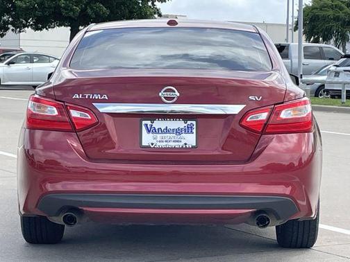 Cayenne Red 2016 Nissan Altima 2.5 SV