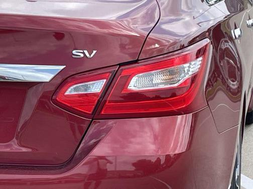 Cayenne Red 2016 Nissan Altima 2.5 SV