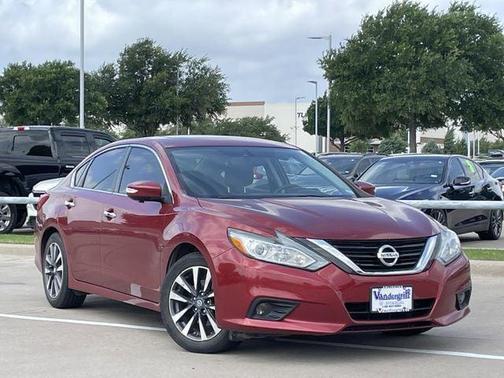 Cayenne Red 2016 Nissan Altima 2.5 SV
