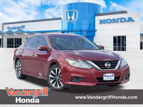 Cayenne Red 2016 Nissan Altima 2.5 SV