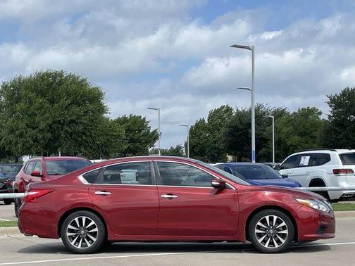 Cayenne Red 2016 Nissan Altima 2.5 SV