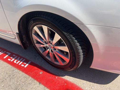 Blizzard Pearl 2011 Toyota Avalon Limited