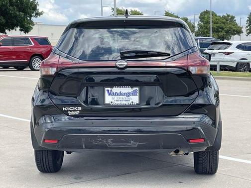 Super Black 2023 Nissan Kicks S