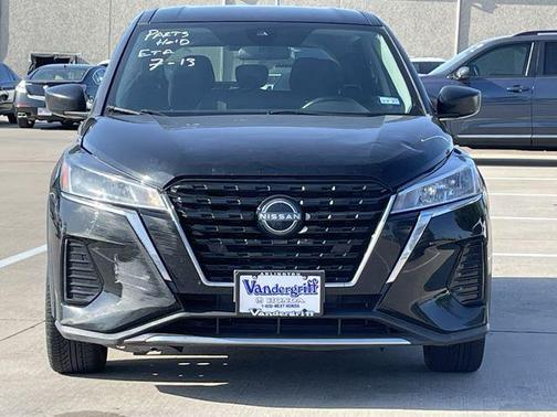 Super Black 2023 Nissan Kicks S