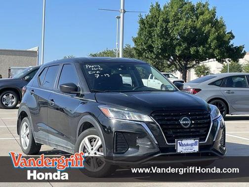 Super Black 2023 Nissan Kicks S