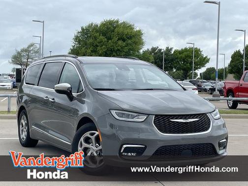 Ceramic Gray Clearcoat 2023 Chrysler Pacifica Limited