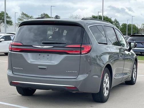 Ceramic Gray Clearcoat 2023 Chrysler Pacifica Limited
