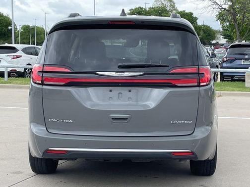 Ceramic Gray Clearcoat 2023 Chrysler Pacifica Limited