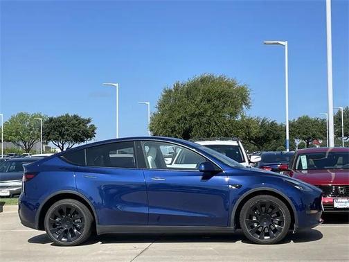 2022 Tesla Model Y Long Range Dual Motor All-Wheel Drive