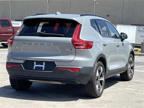 2024 Volvo XC40 B5 Core