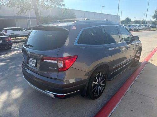 Modern Steel Metallic 2022 Honda Pilot Touring 8-Passenger