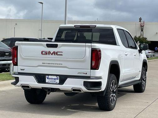Summit White 2023 GMC Sierra 1500 AT4