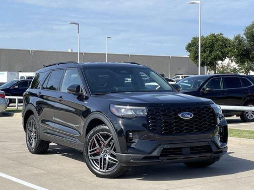 Agate Black 2025 Ford Explorer ST-Line