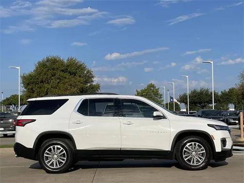 2022 Chevrolet Traverse LT Cloth