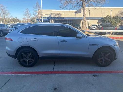 2017 Jaguar F-PACE 35t Prestige