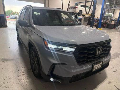 Sonic Gray Pearl 2025 Honda Pilot Sport