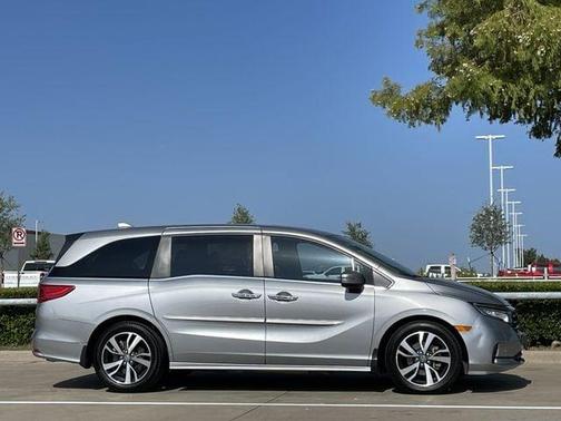 Lunar Silver Metallic 2023 Honda Odyssey Touring